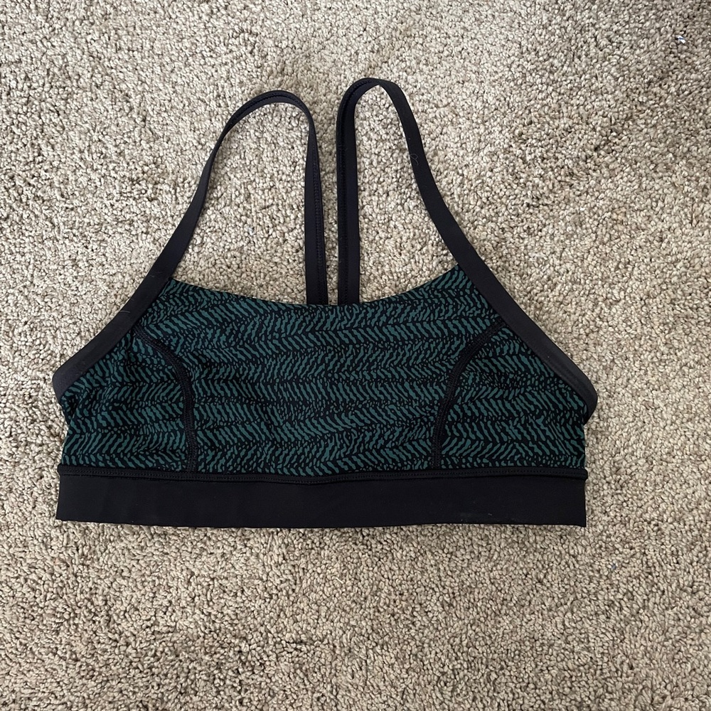 Lululemon sports bra size 4